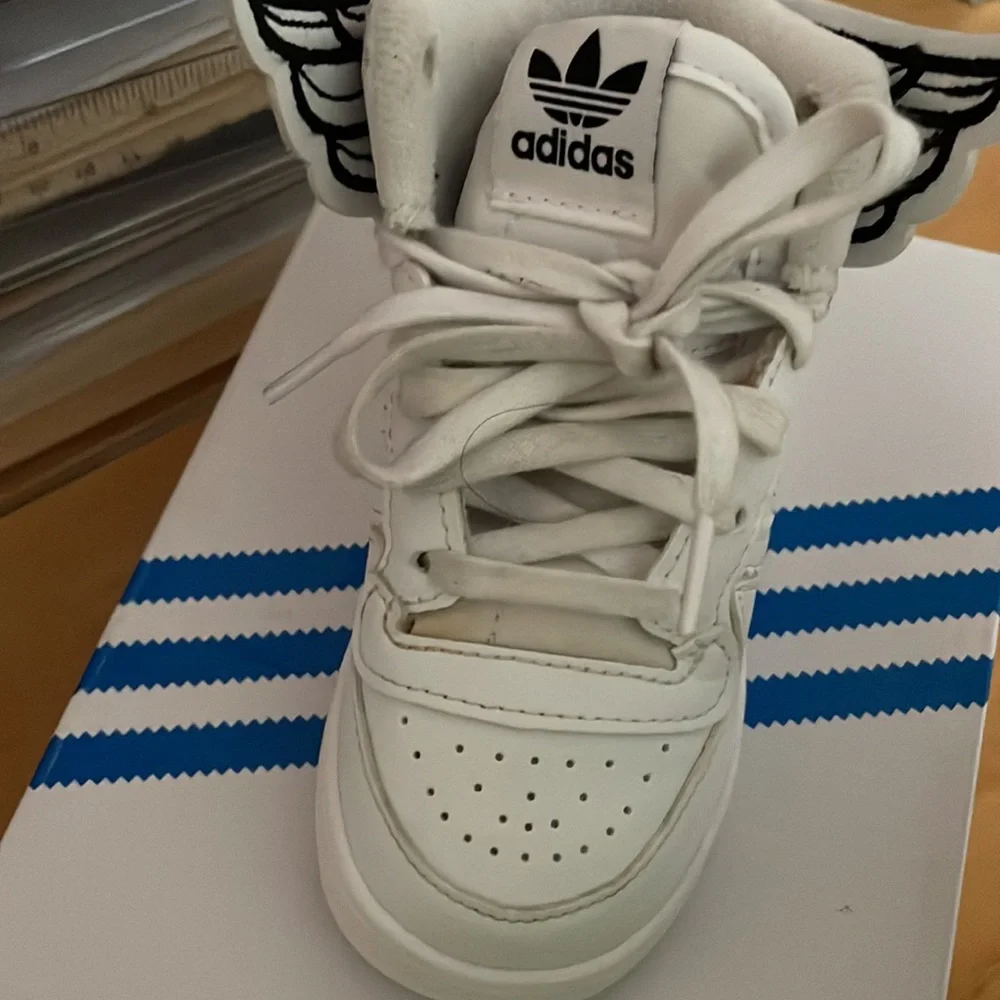 Adidas JS Wings 4.0 Kids - Picture 6 of 9